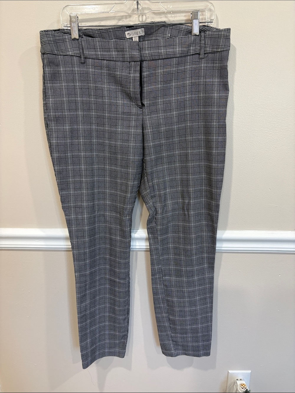 Black/White Plaid Skinny Ankle Pants